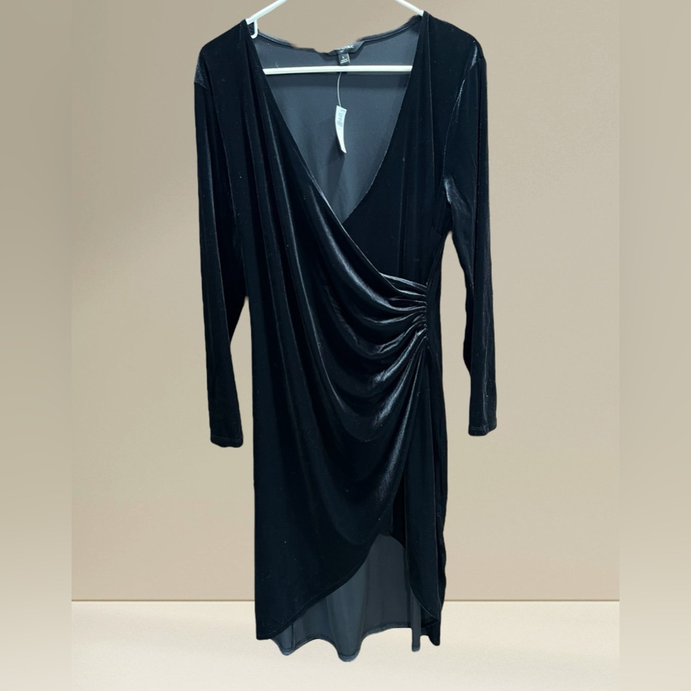NWT~ Banana Republic Velvet Knee-Length Dress in a size Large.